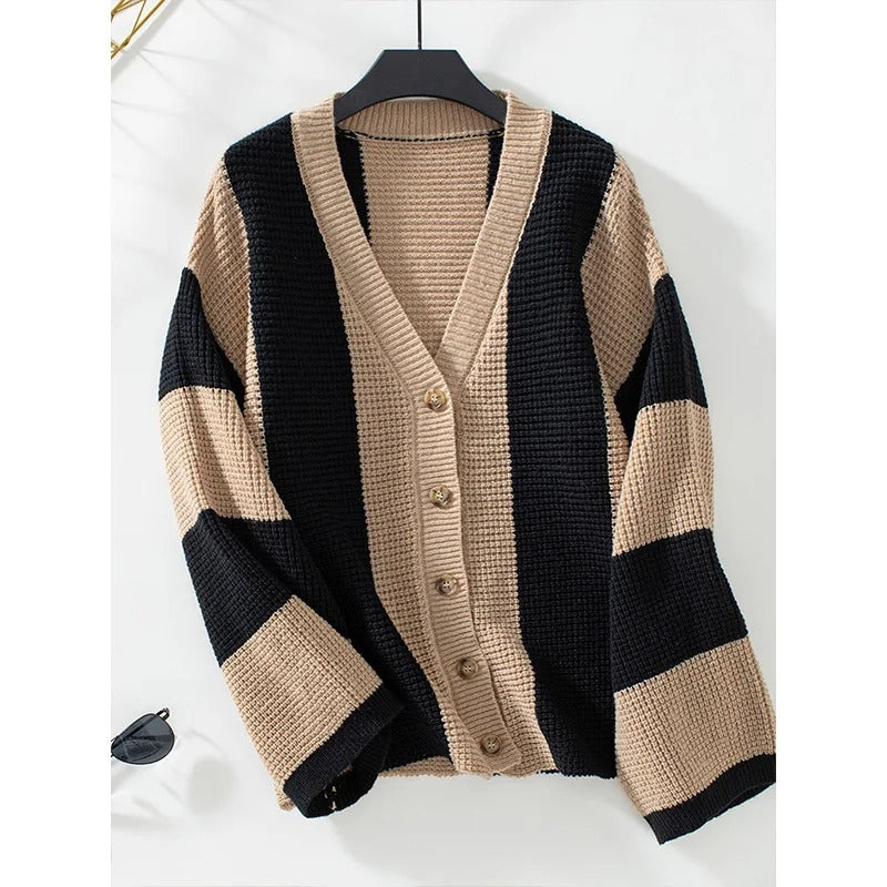 EB | Gestreifter Oversized-Strickcardigan