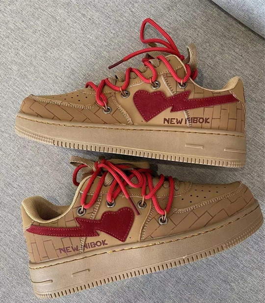 EB - vulkanisierte Schuhe mit Herzdesign