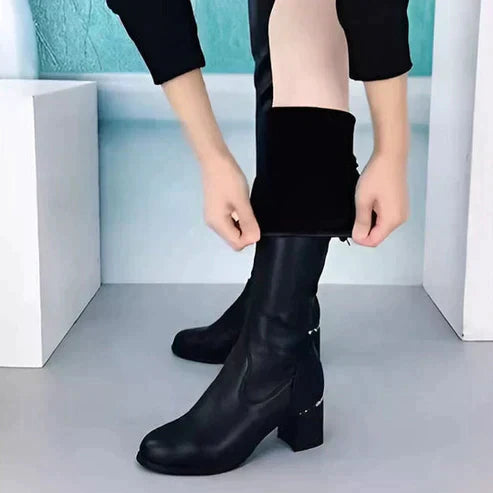 EB | Die-Knie Blockabsatzstiefel für Frauen mit Sleek Lederdesign