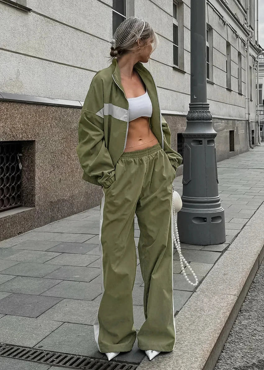 EB | Edge - Kontrast Reißverschlussjacke und weit geschnittene Hose Set