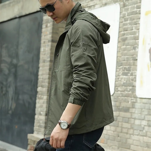 EB | Wasserdichte Outdoor Herrenjacke mit Abnehmbarem Kapuzenverband