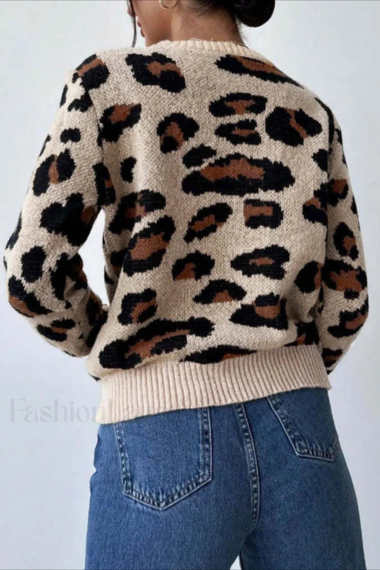 EB | Pullover mit Rundhalsausschnitt und Leopardenmuster in Blockfarben
