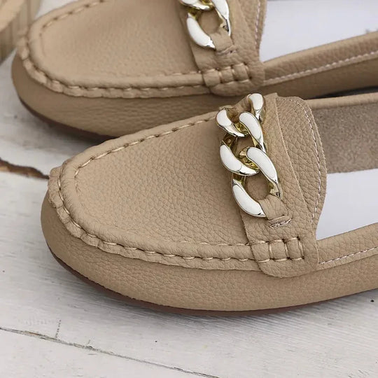 Slipper aus Leder mit klobigen Kettendetails EB EB