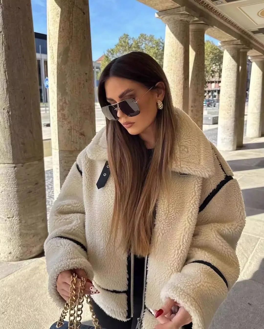 EB | Oversized Teddyjacke - Kontrastbesatz Hoher Kragen Jacke