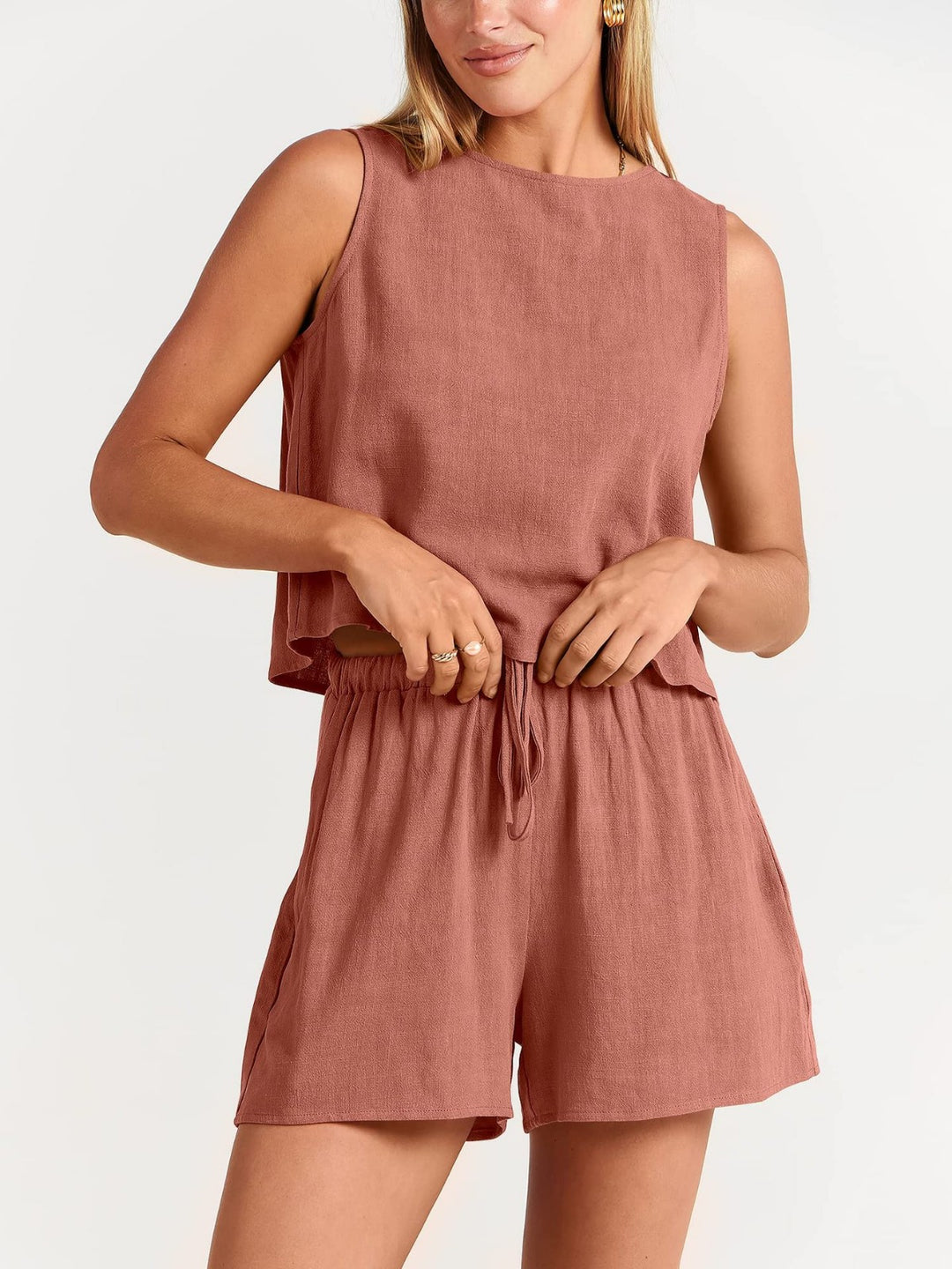 EB | Zweiteiliges Set aus ärmellosem Oberteil und Shorts