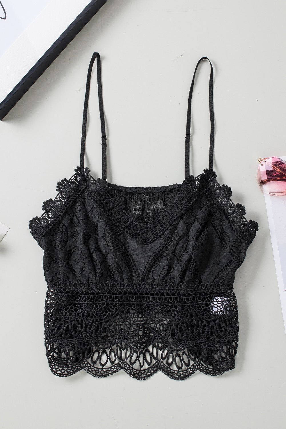EB | V-Ausschnitt Spitze Cropped Cami