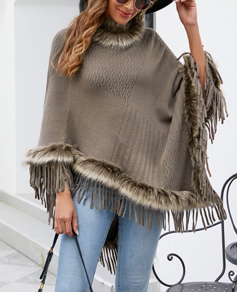 EB | Elegante Damen Poncho mit Pelzkragen und Fransen