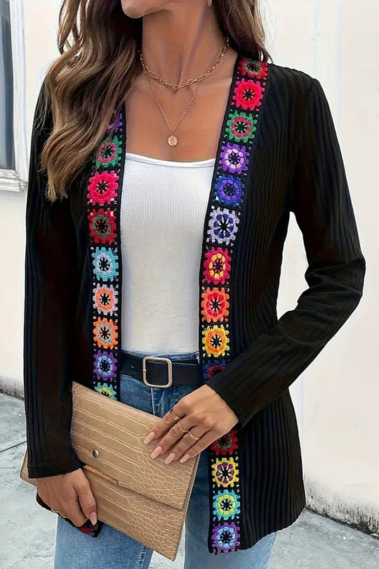 EB | Strickcardigan mit Blumenrand und langen Ärmeln