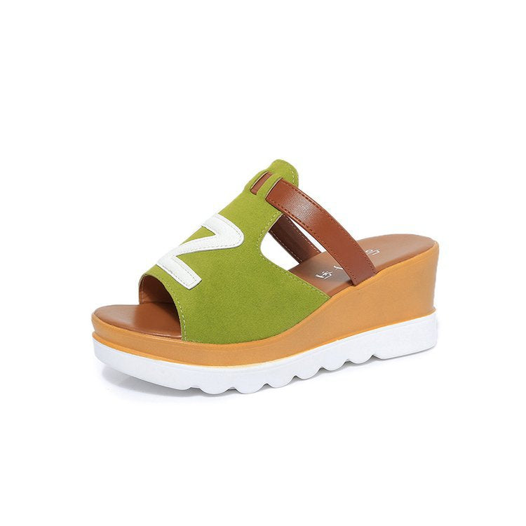 Damen nan Schlupf-Keilpantolette mit ergonomischer Wellenlaufsohle, gepolstertem Komfortfußbett und dekorativer Logoapplikation EB