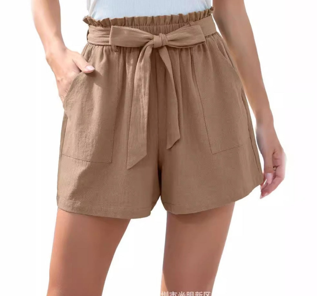EB | Shorts mit Rüschenrand und Schleife