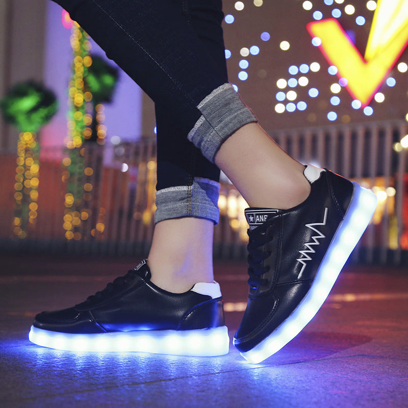 Damen Sport Sneakers mit trendigem Design und gepolsterter Sohle EB