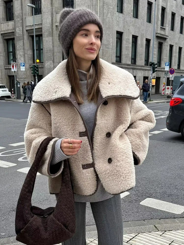 EB | Kuschelige Teddyjacke mit Klassischem Kragen