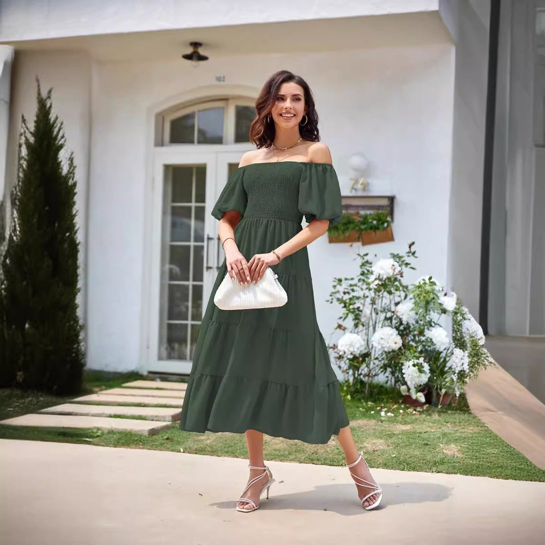 EB | Plissee-Kleid mit quadratischem Ausschnitt und Neckholder-Blasenärmeln
