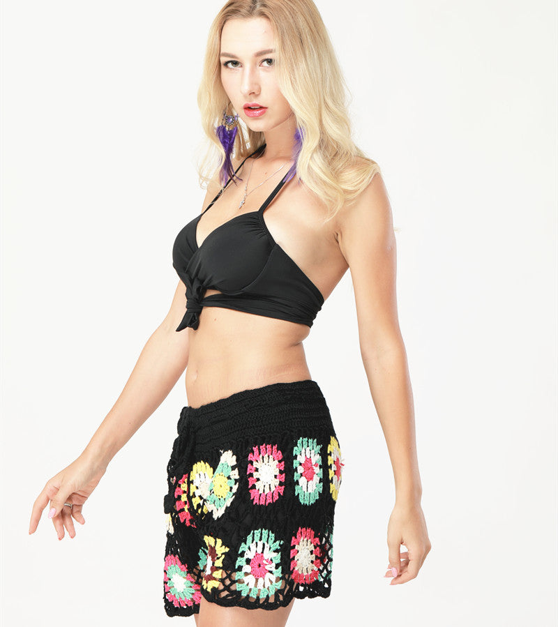 Damen Häkel-Strandshorts mit buntem Blumenmuster EB