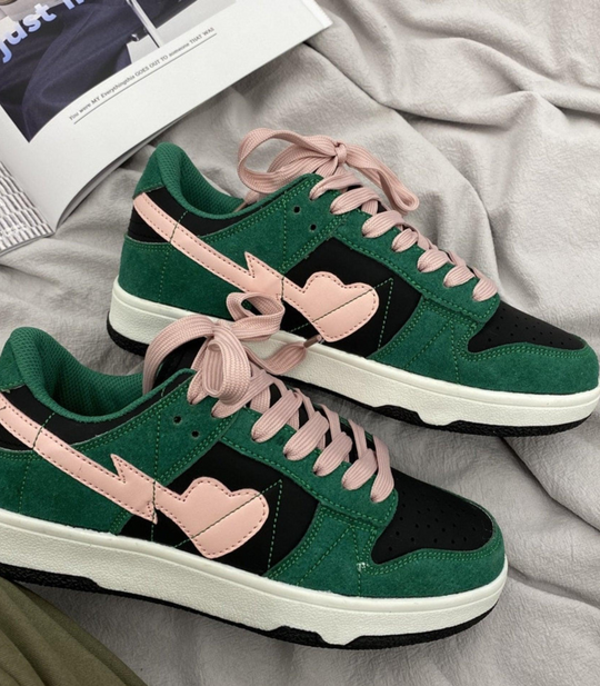 EB - vulkanisierte Schuhe mit Herzdesign