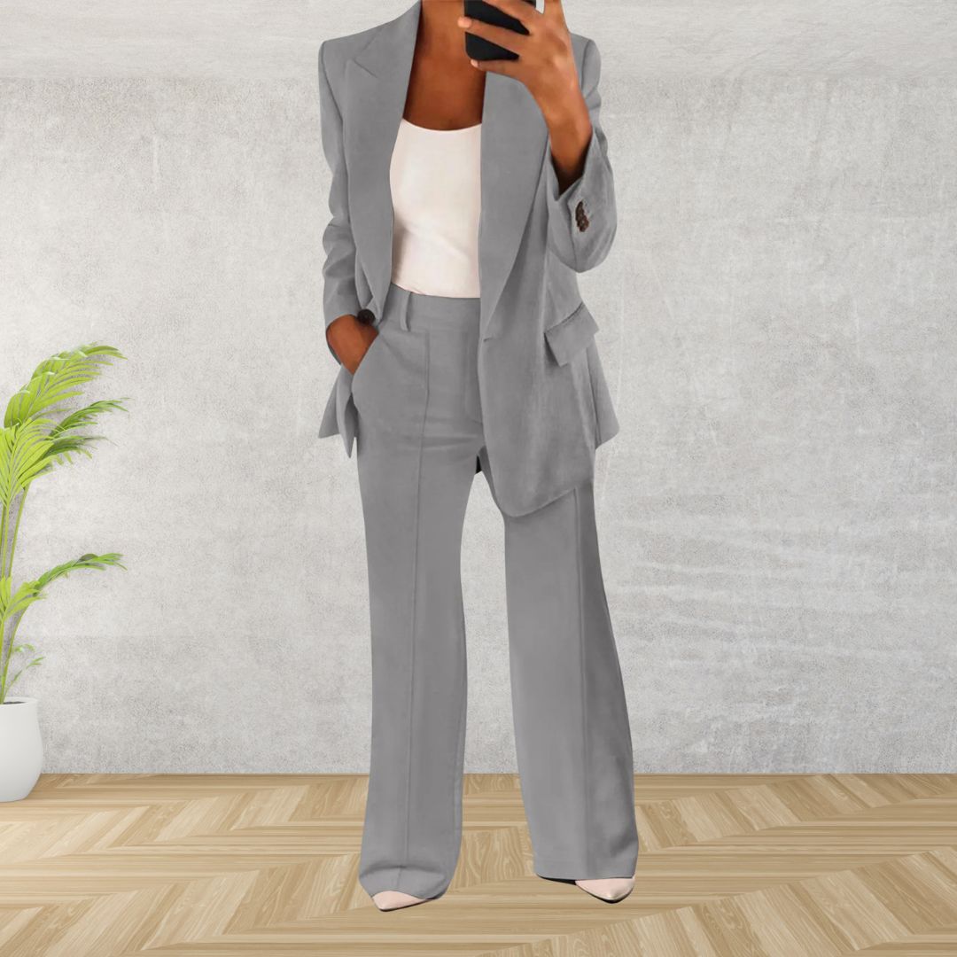 EB | Stilvolle Blazer- und Hosenanzug