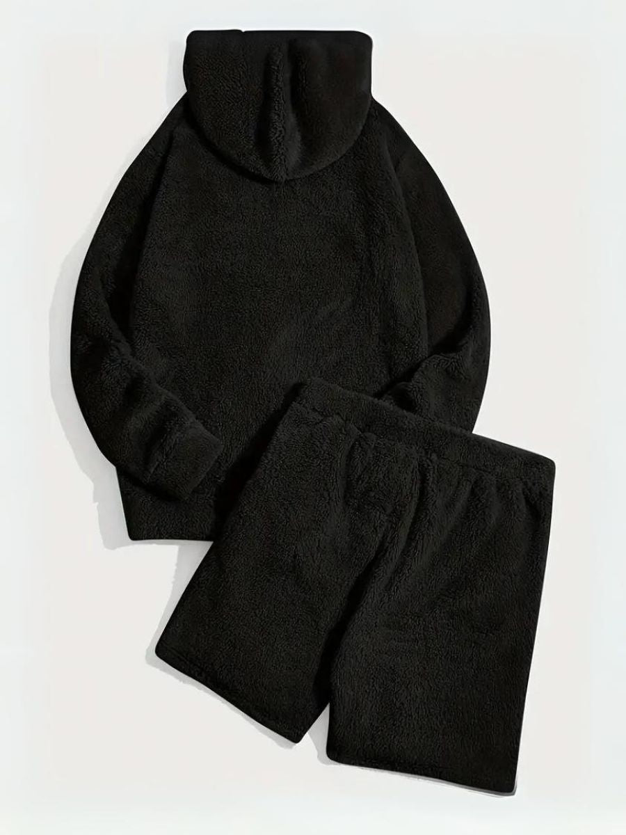 EB | Fluffy Hoodie und Shorts