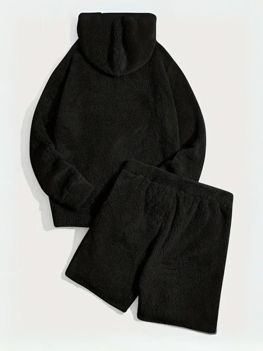 EB | Fluffy Hoodie und Shorts