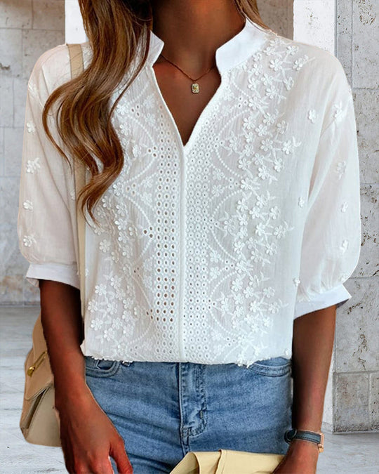 EB | Bestickte V-Ausschnitt Bluse