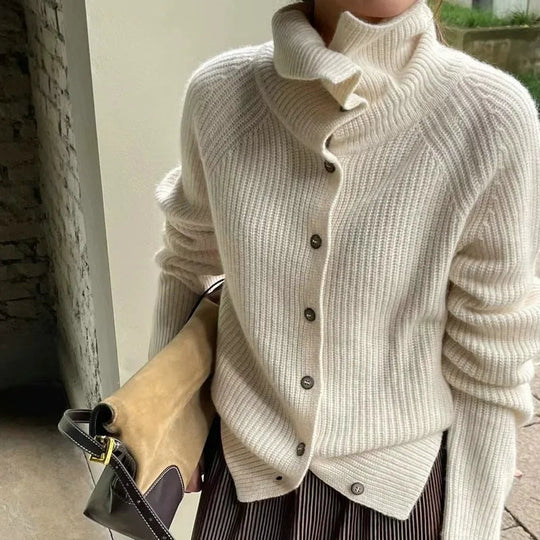 EB | Strickrollkragenpullover mit Knöpfen