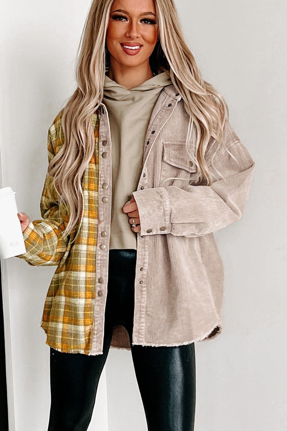 EB | Zweiseitige Hemdjacke Karomuster und Corddesign Stil und Komfort