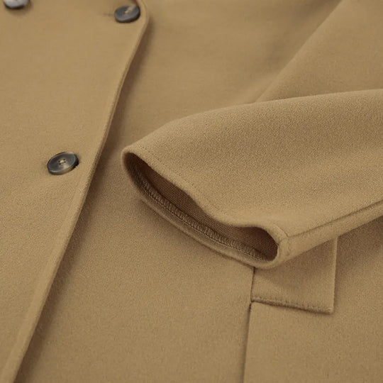 EB | elegante braune Wolljacke mit doppelter Knopfreihe, halblang