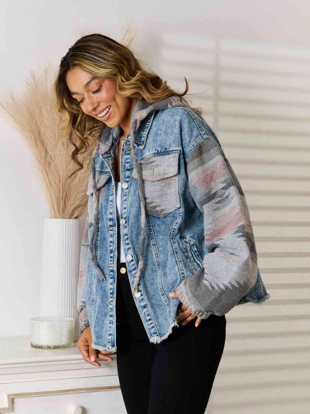 EB | Geometrische Rohsaum Denimjacke
