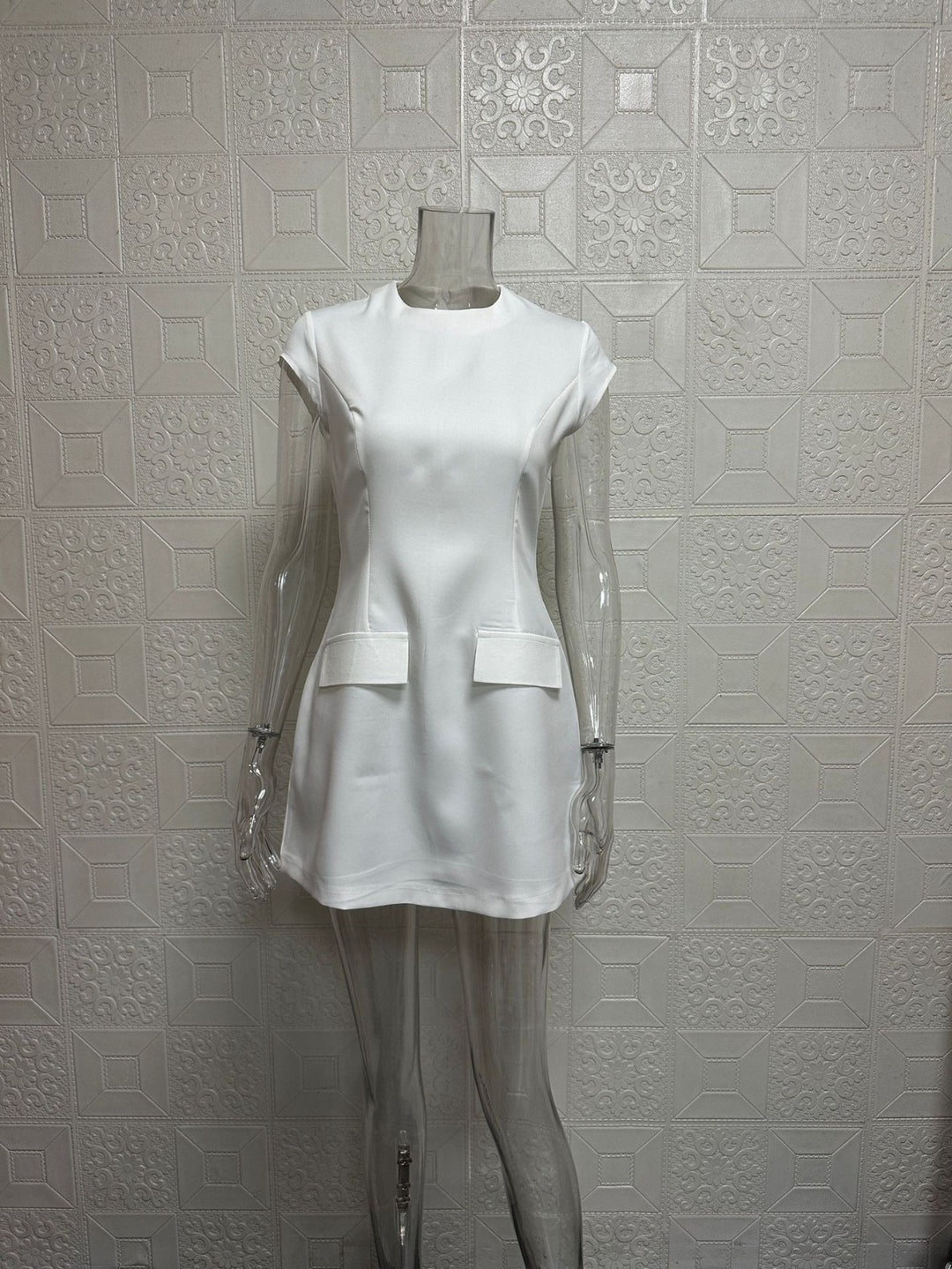 EB | Taillenkleid im Taschendesign
