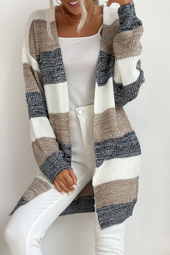 EB | Einfache und Stilvolle Strickjacke