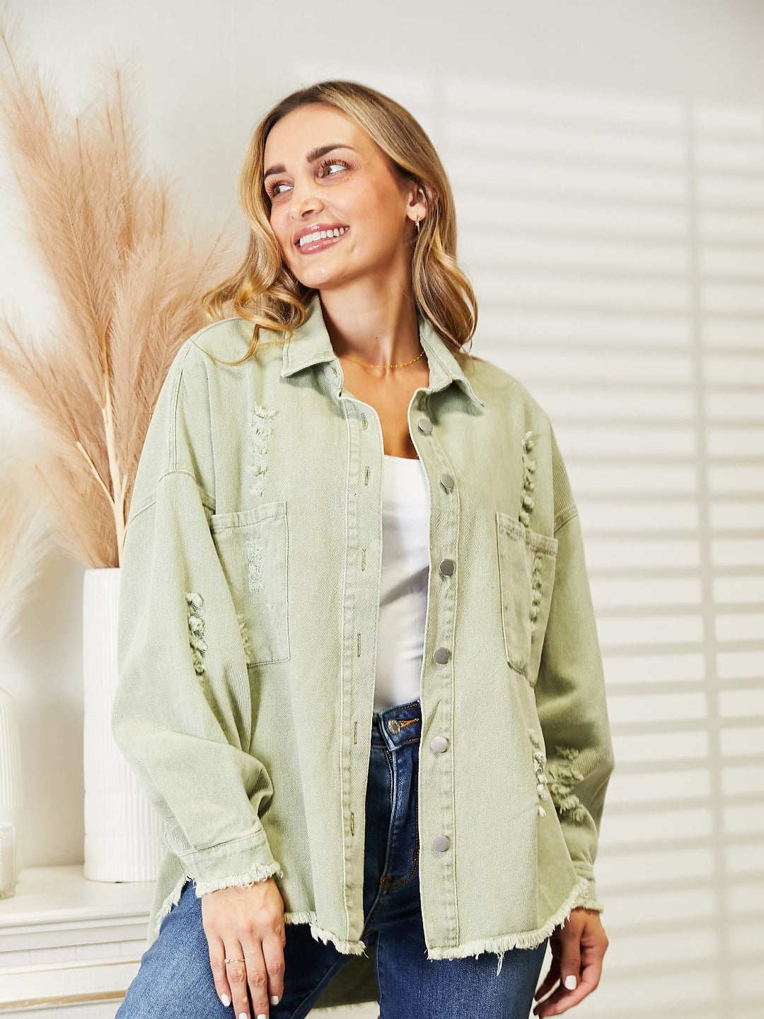 EB | Zerrissene Rohsaum-Denimjacke