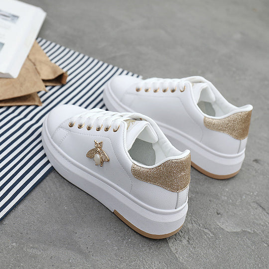 Damen modische Sneakers mit schimmernden Akzenten und Bienenapplikation EB