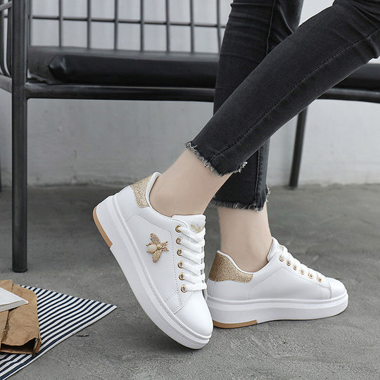 Damen modische Sneaker mit glitzerndem Akzent und Bienenanhänger EB