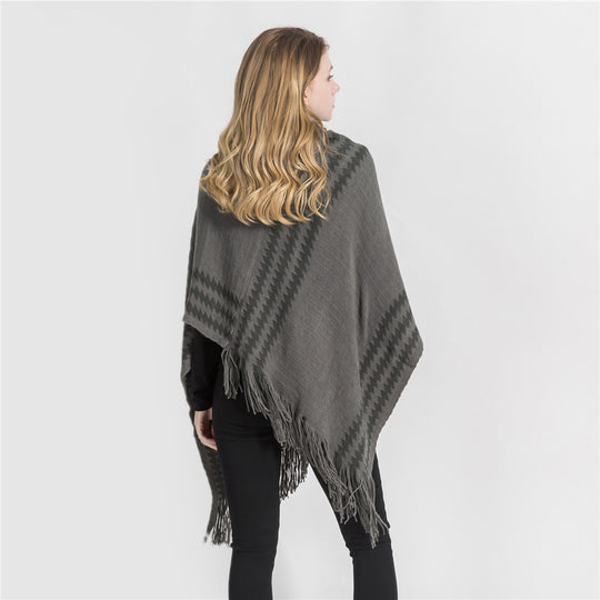 Damen Kapuzen-Poncho aus Feinstrick mit Hahnentritt-Jacquard und Fransensaum EB