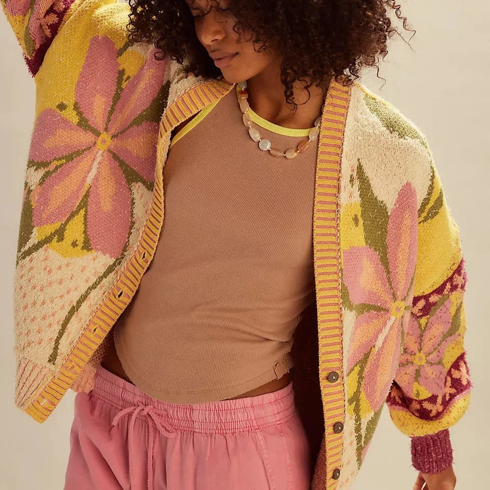 EB | florale Strickjacke mit lockerer Passform und langen Ärmeln
