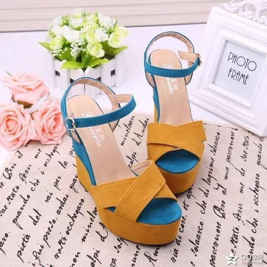 Damen Wedge-Sandaletten mit elegantem Riemendesign und komfortabler Plateausohle EB