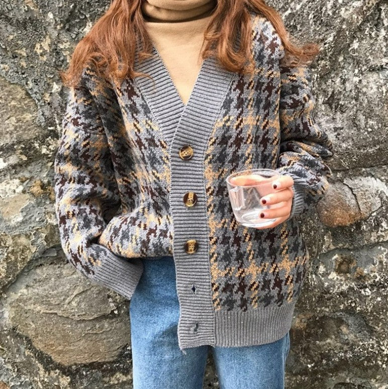 Damen Strickjacke mit modernem Hahnentrittmuster und knöpfbarem Design EB