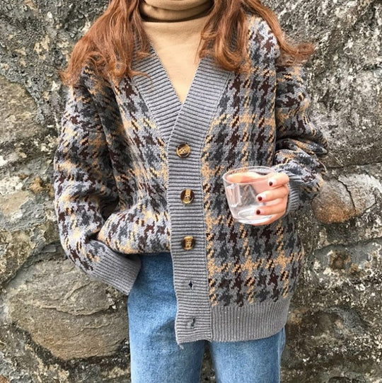 Damen Strickjacke mit modernem Hahnentrittmuster und knöpfbarem Design EB