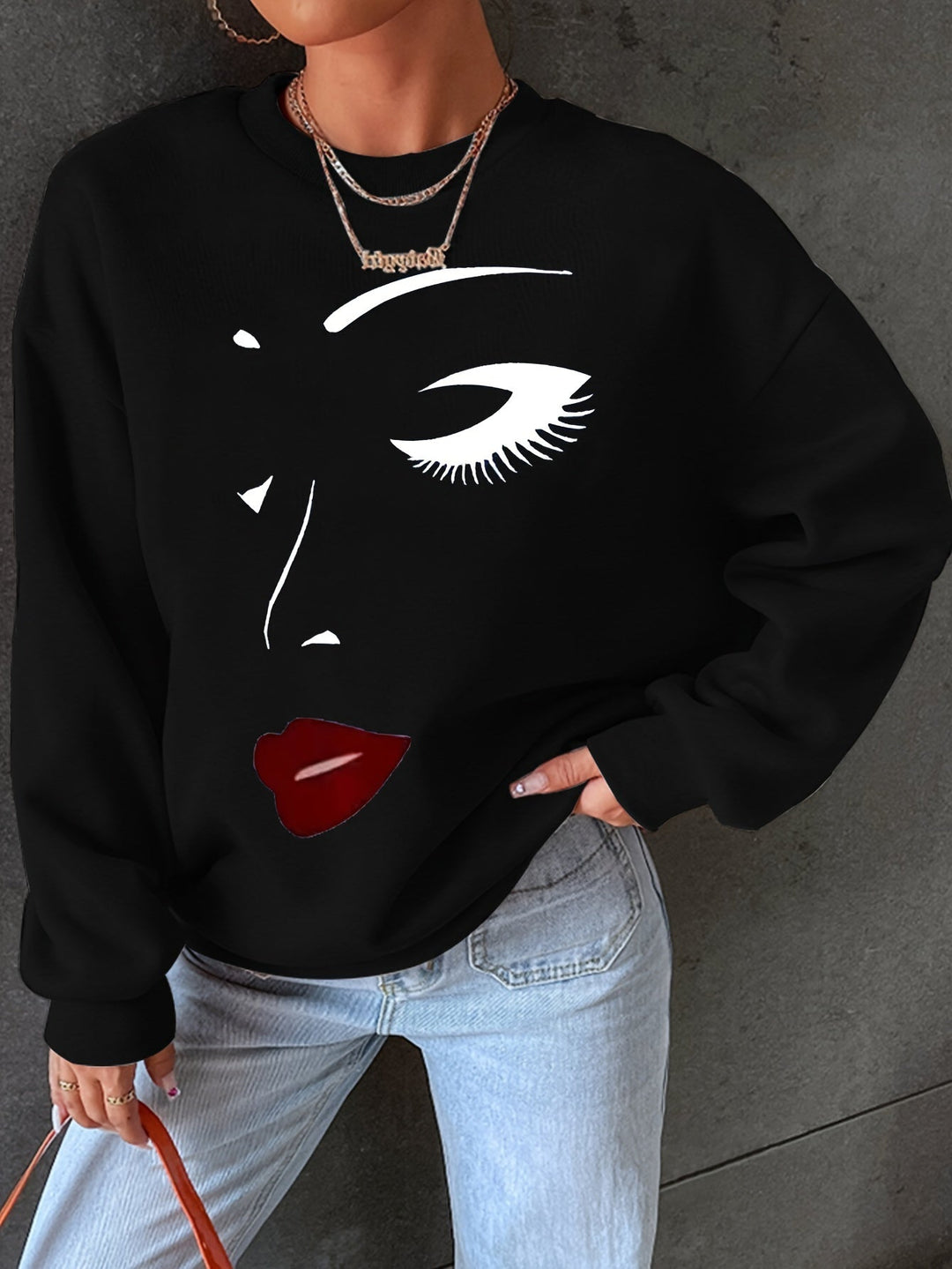 EB | Sweatshirt mit Gesichtsdruck Baumwolle Künstlerisch und Bequem