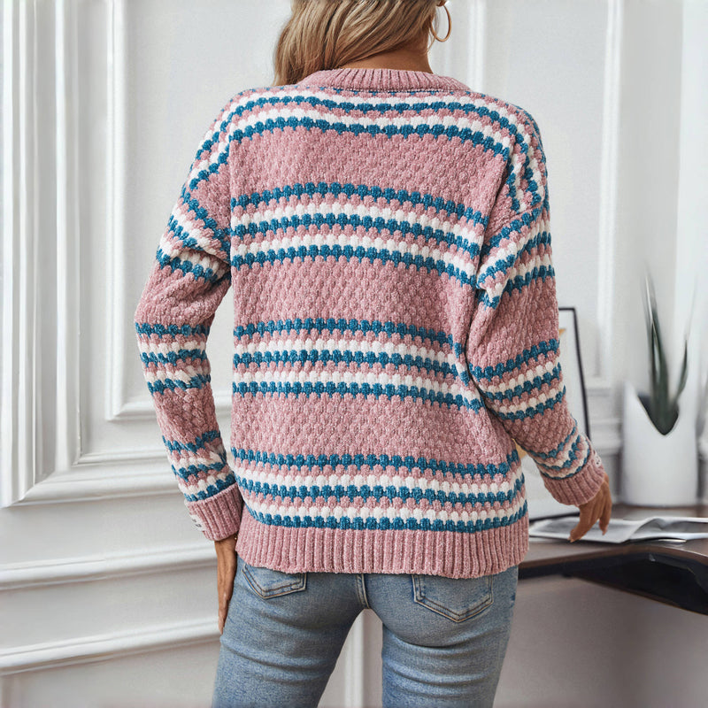 EB | Gestreifter Strickpullover Mit Modernem Stil