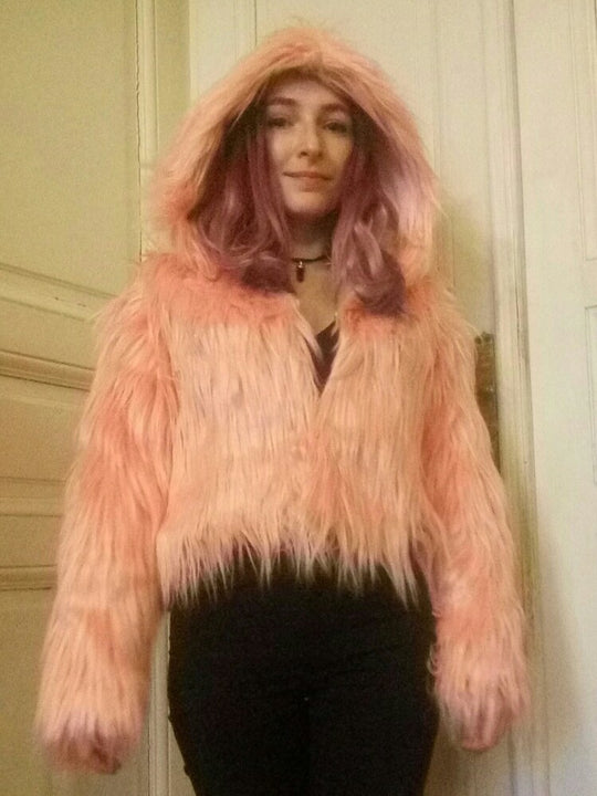 Damen Kurze Felljacke mit voluminösem Design EB