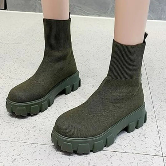 EB | Gestrickte Knöchelstiefeletten mit trendiger Sohle