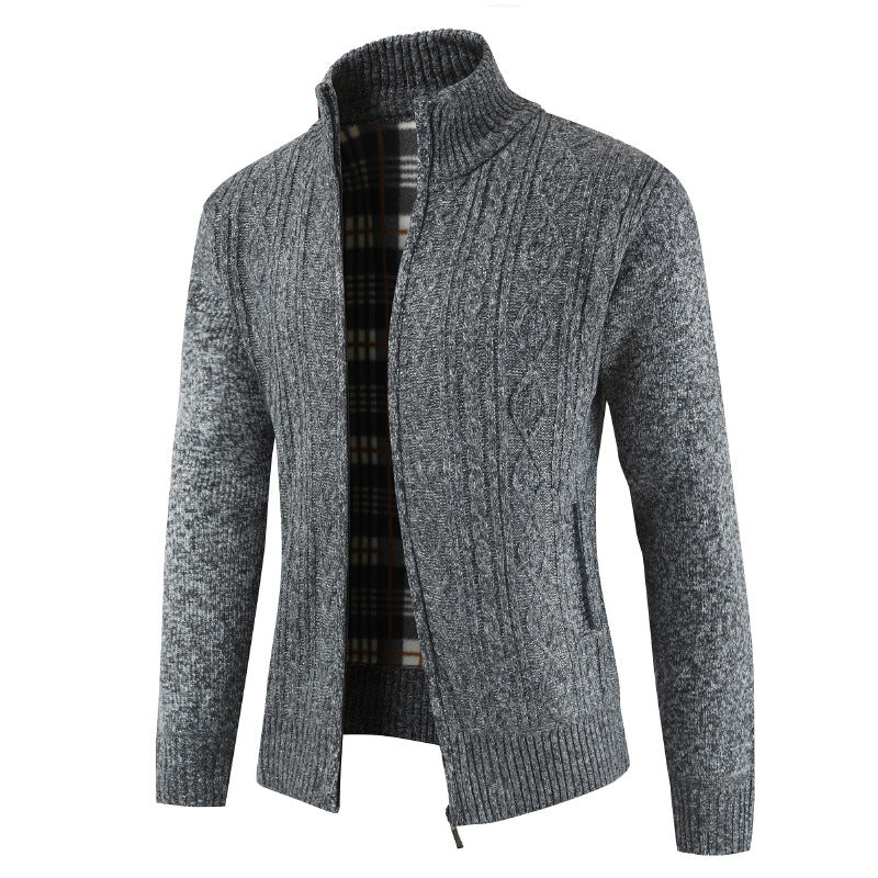 Herren Strickjacke mit Zopfdesign und hohem Kragen EB