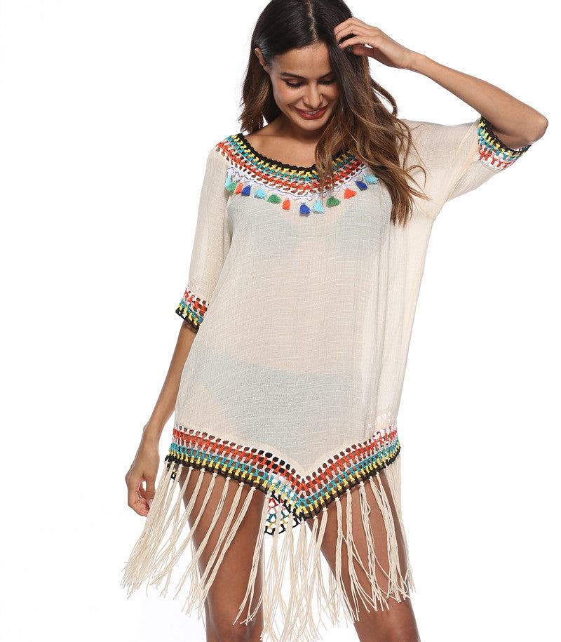 Damen Strandüberwurfkleid mit fransigem Saum und buntem Häkelmuster EB