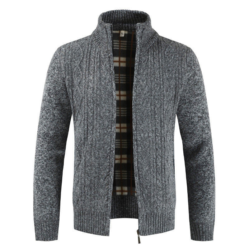 Herren Strickjacke mit Stehkragen und modernem Zopfmuster EB