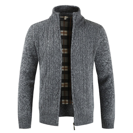 Herren Strickjacke mit Stehkragen und modernem Zopfmuster EB