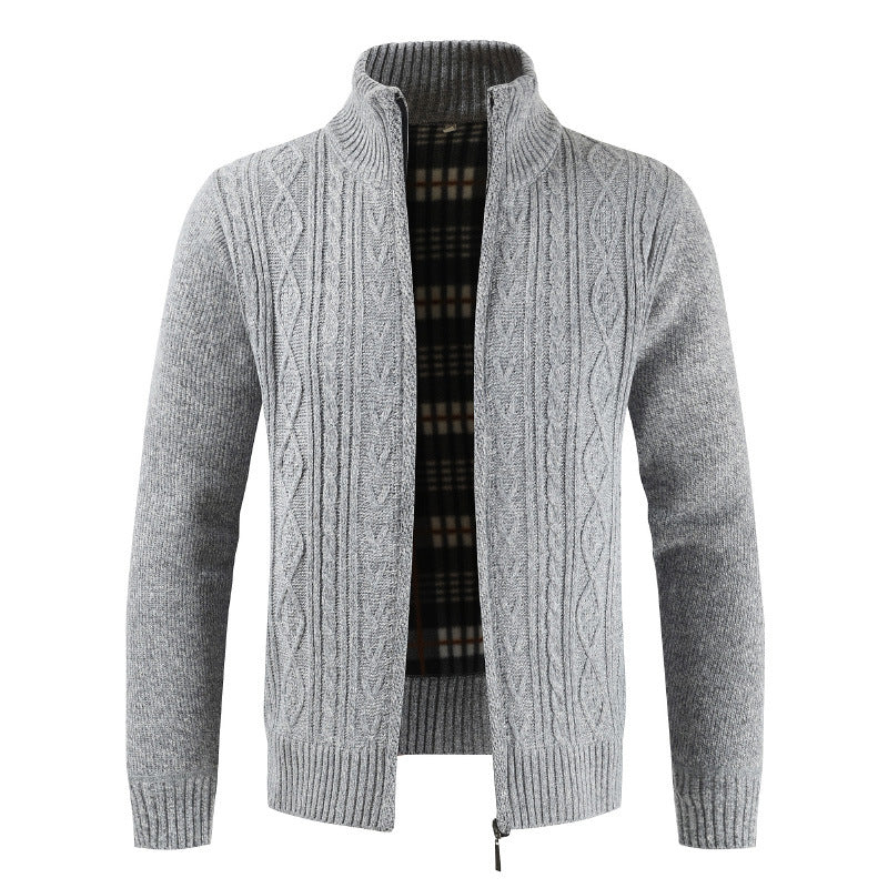 Herren Strickjacke mit Stehkragen und modernem Zopfmuster EB