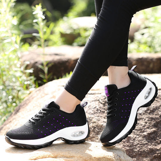 Damen nan leichter Mesh-Komfort-Sneaker mit integrierter Luftfederung, gepolsterter Fersenmanschette und federnder Wellenlaufsohle EB