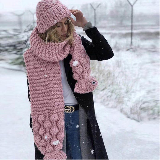 Damen Kuscheliger, handgefertigter Strickschal mit modischem Zopfmuster und extra weitem Design EB