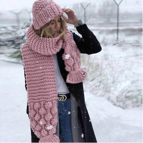 Damen Kuscheliger, handgefertigter Strickschal mit modischem Zopfmuster und extra weitem Design EB