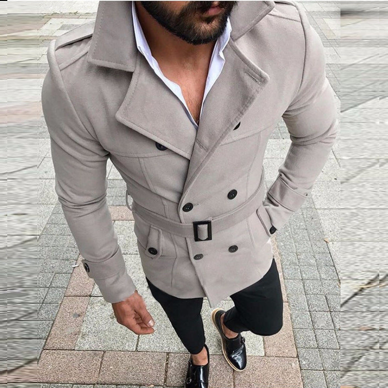 Herren eleganter Trenchcoat mit modischem Gürtel und doppelter Knopfleiste EB